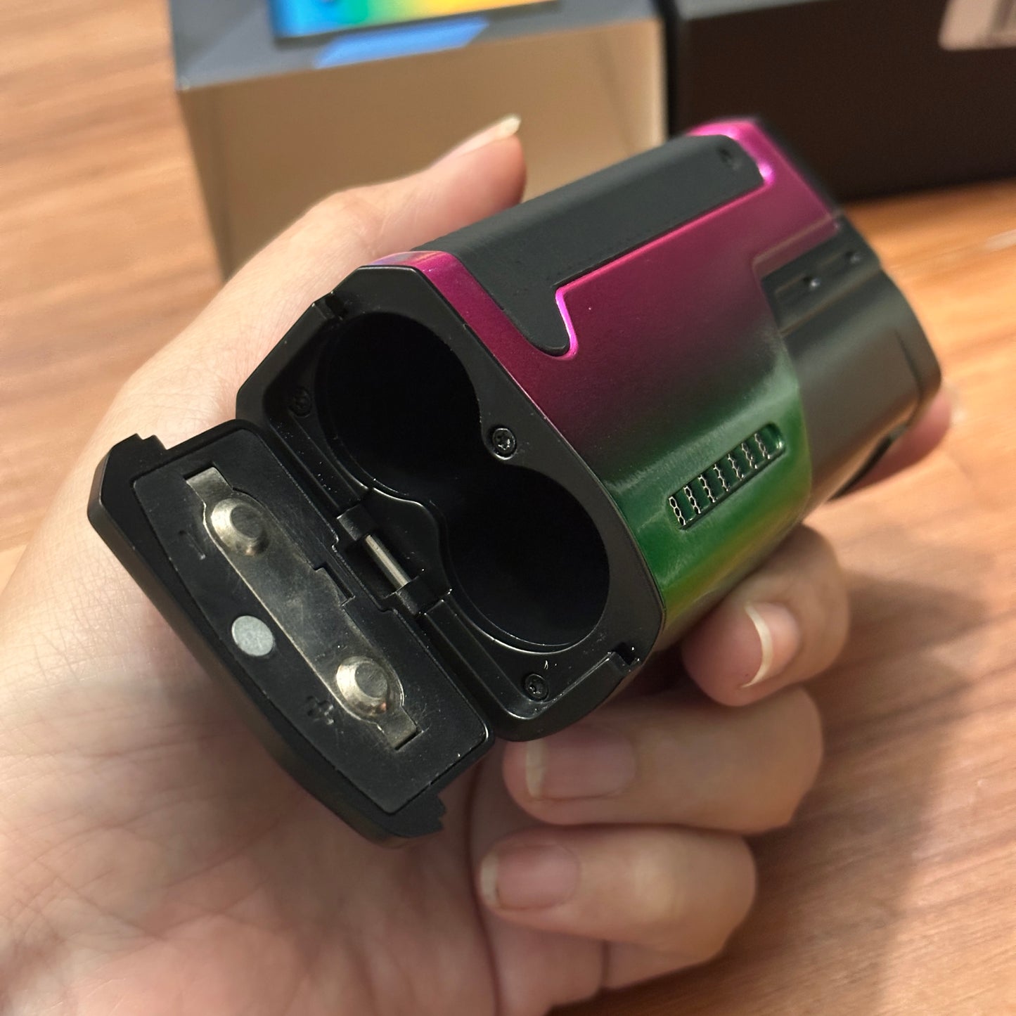 Dovpo Vee VV Semi-regulated Box Mod Legit