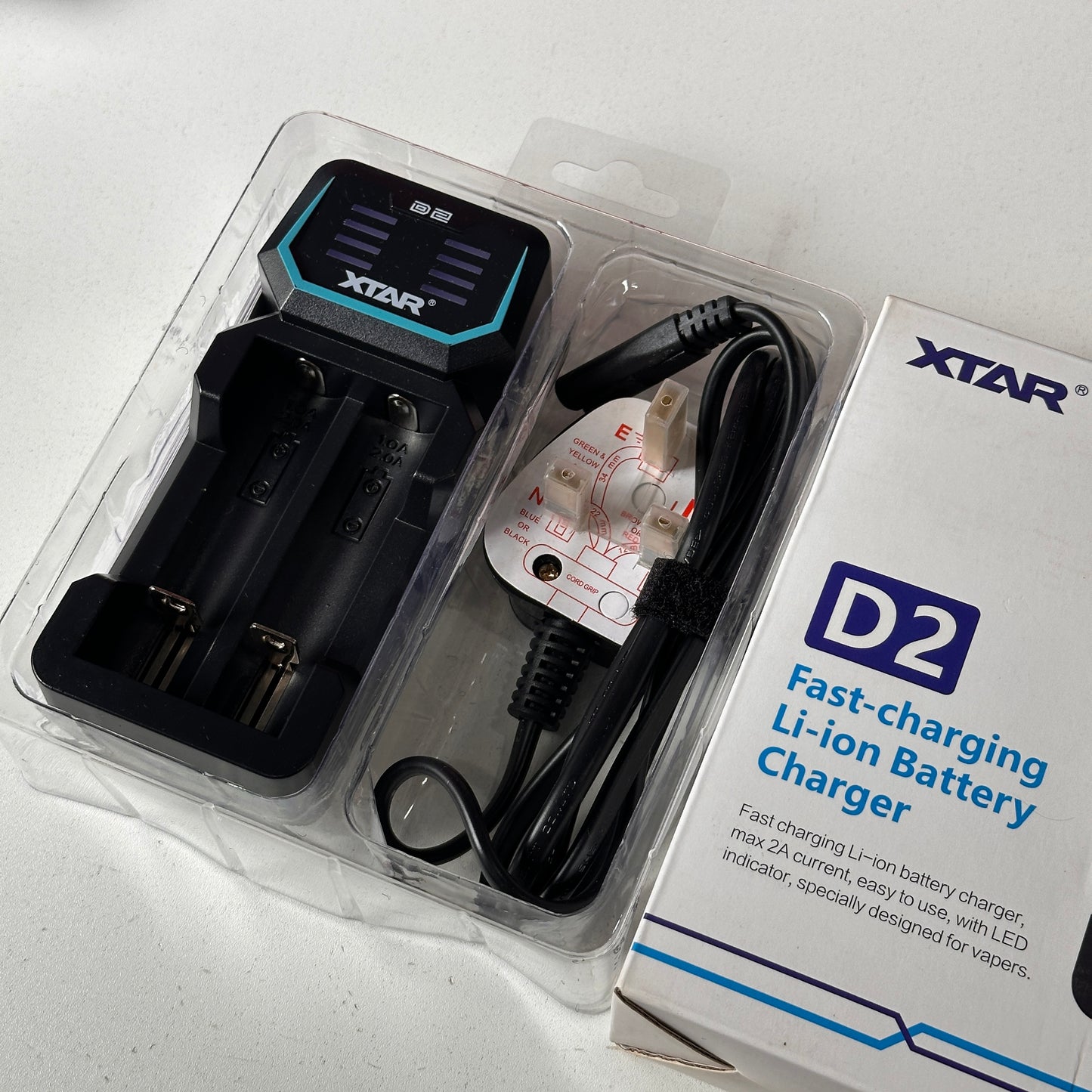 XTAR D2 Fast Charging Li-ion Battery Charger