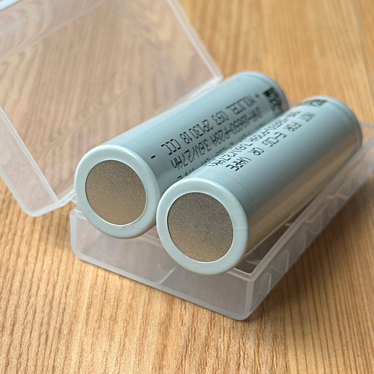 Legit Molicel 18650 Battery (sold per pair)